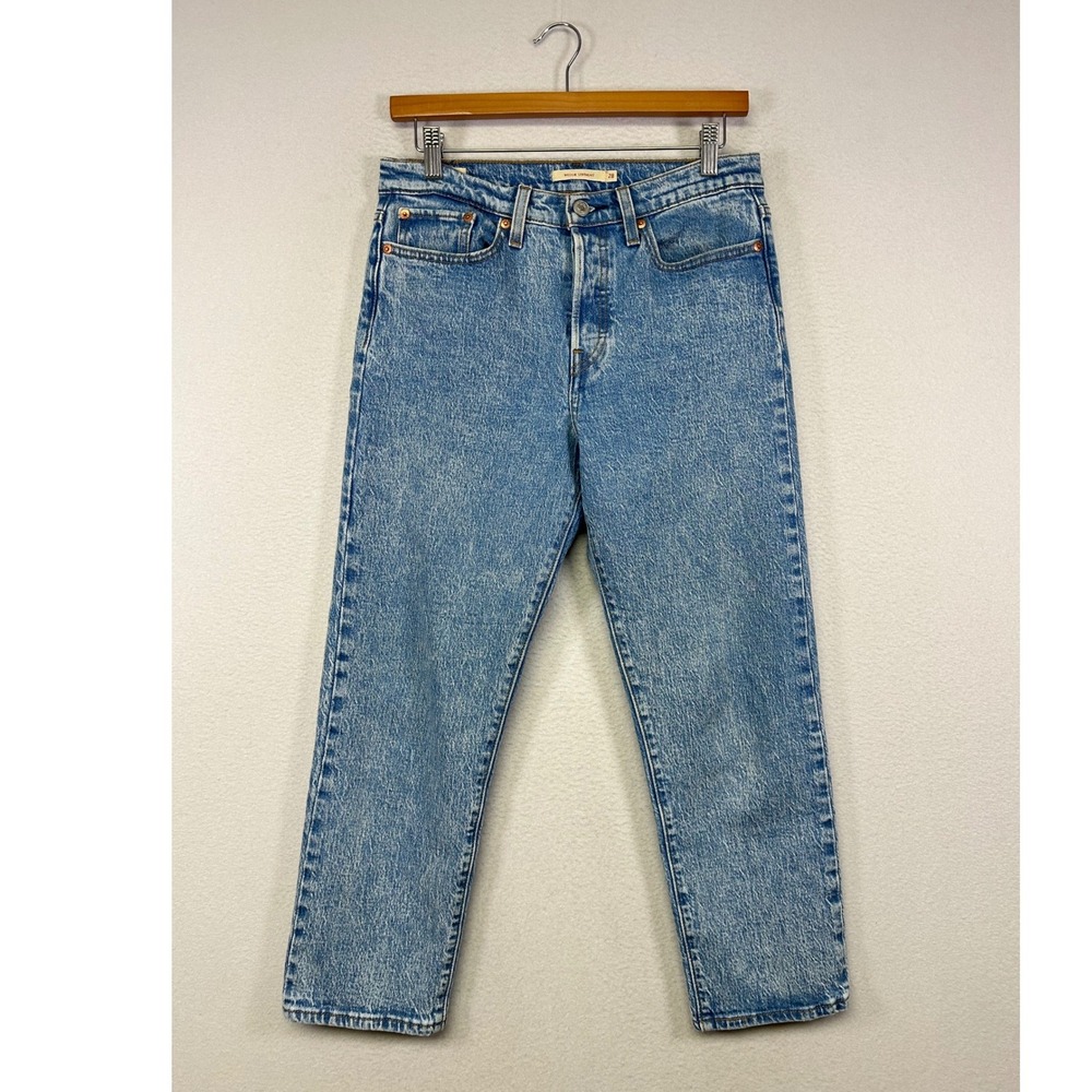 90s Retro Levi's Premium Women28 Light Acid Wash Wedgie Straight High Rise Jeans